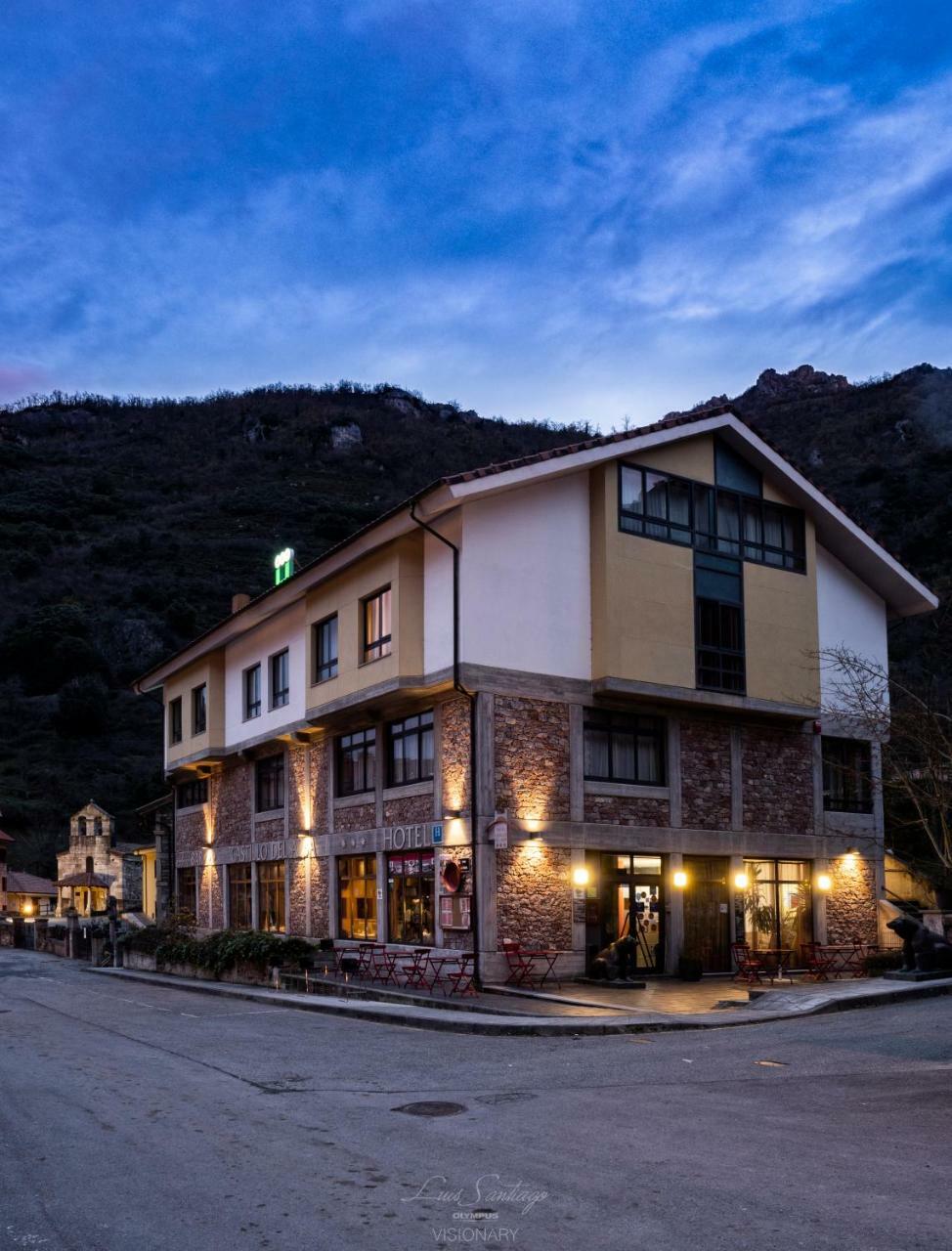 Hotel Castillo Del Alba Pola de Somiedo Ngoại thất bức ảnh